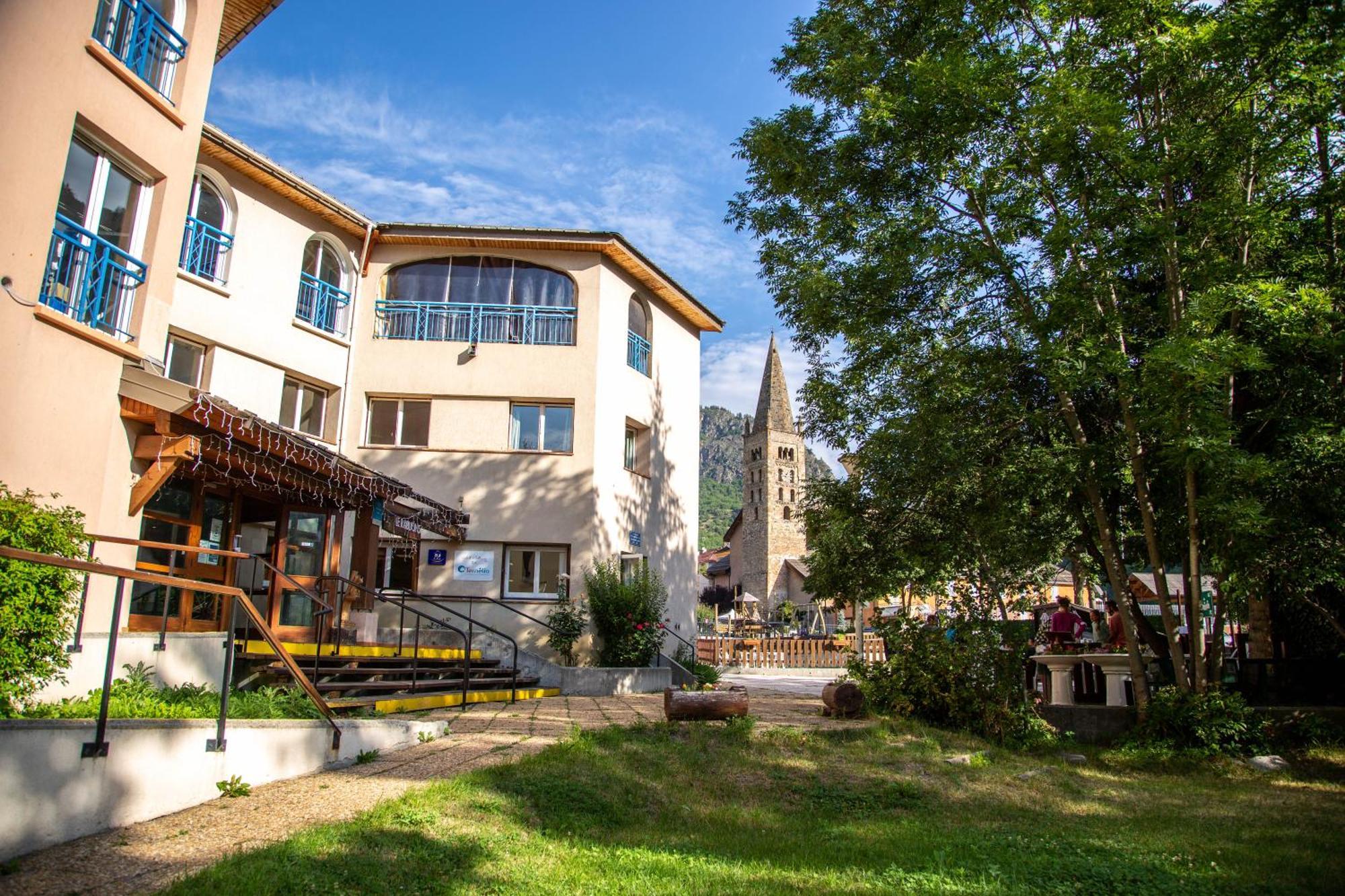 Le Rabuons Hotel Saint-Etienne-de-Tinee Exterior photo